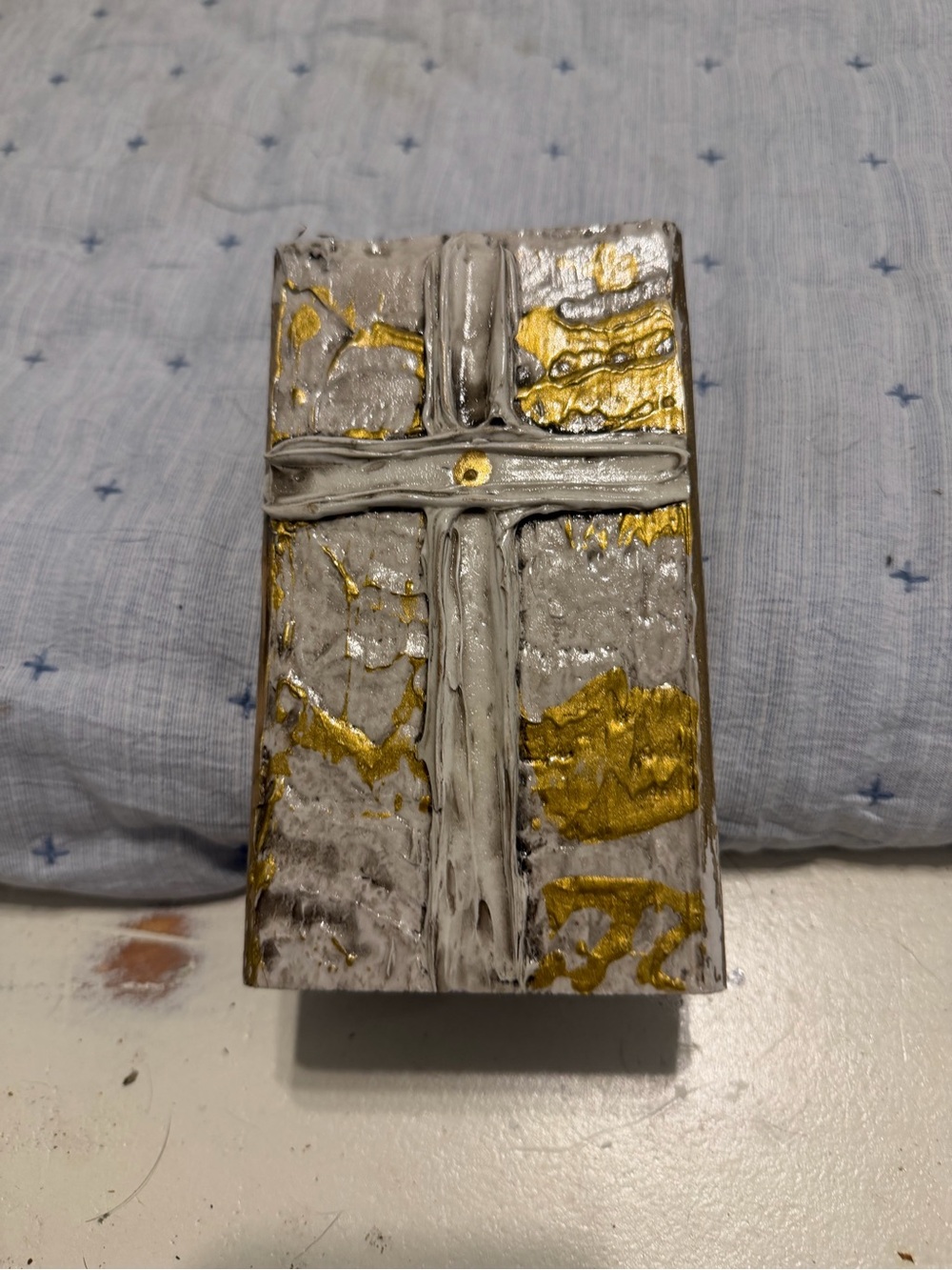 Handcrafted Metallic Cross Art - Gold and Silver